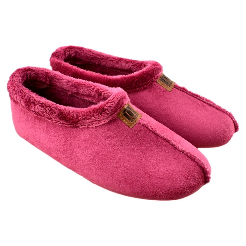 Zapatillas de casa cerradas con tejido suave y cálido. Piso de goma flexible. 485468