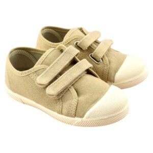 Zapatillas de lona con cierre adhesivo y puntera reforzada. Horma ancha y piso flexible. 918598