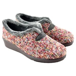 Zapatillas de casa cerradas con cuña 349561
