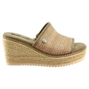 Sandalia de cuña con planta acolchada 946709